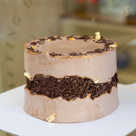 Chocolate Faultline Cake (farklı kişi seçenekleriyle)